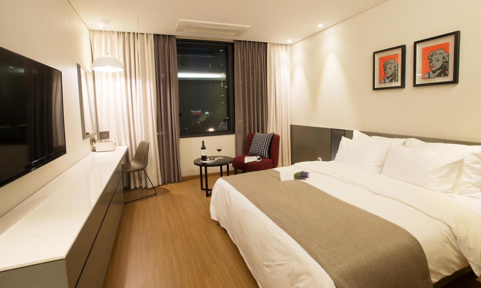 Gloucester Hotel Cheongju Bagian luar foto