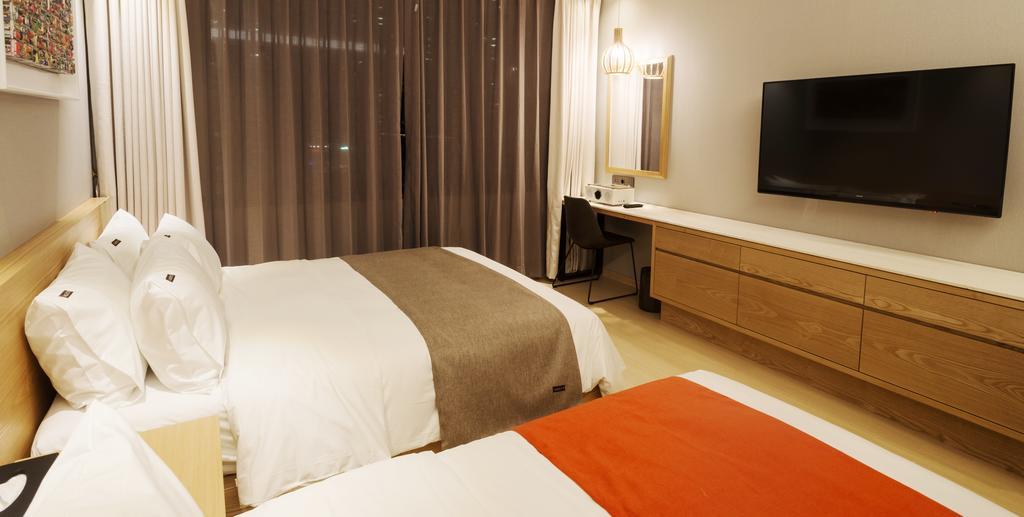 Gloucester Hotel Cheongju Bagian luar foto