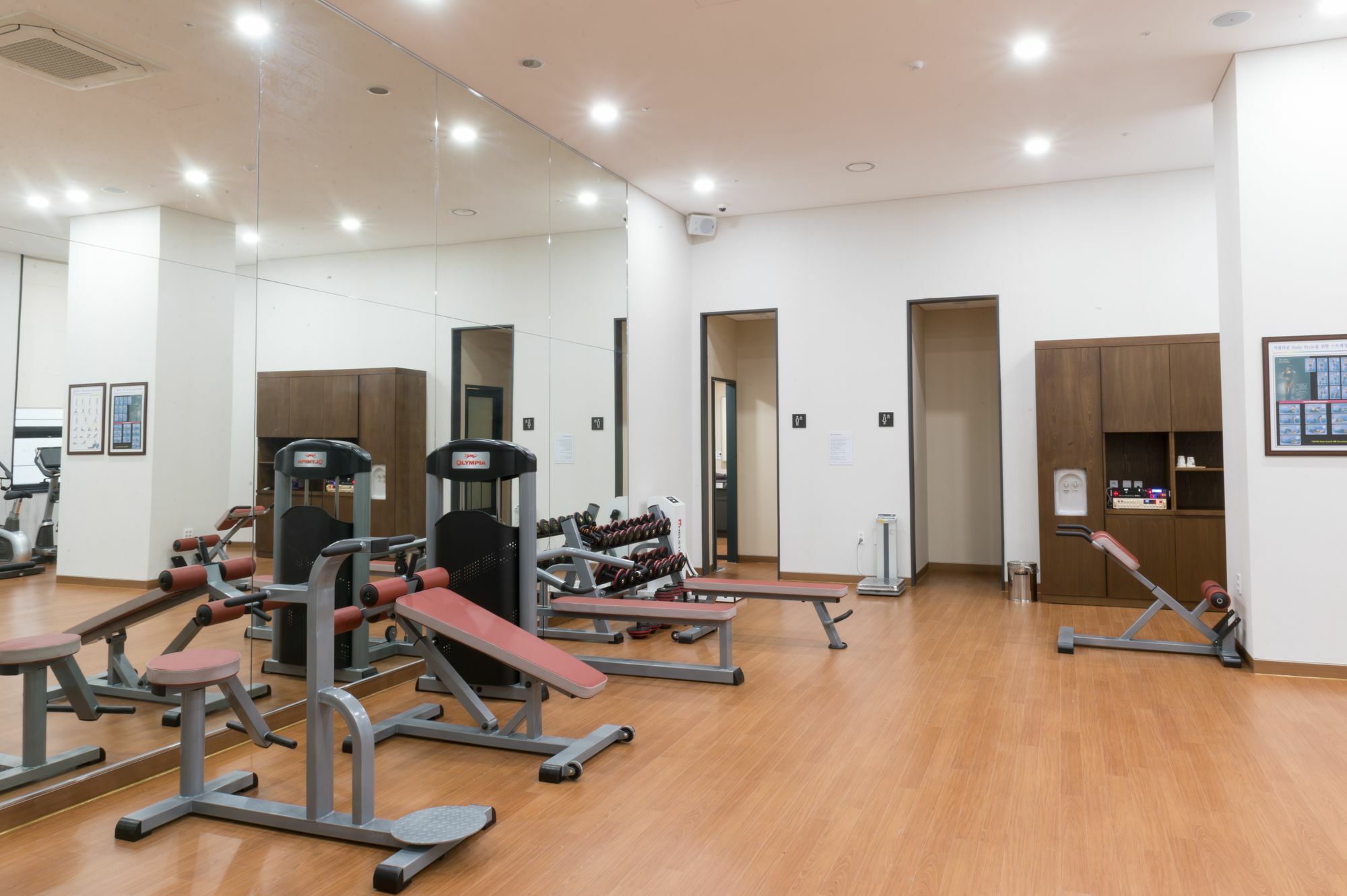 Gloucester Hotel Cheongju Bagian luar foto